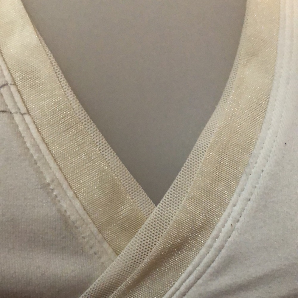 - Rare Lululemon sports bra size 6 🌸 - Picture 4 of 7